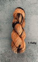 Load image into Gallery viewer, Die Wollwichtel - Amphora - Strelitzia's Florist & Irish Craft Shop