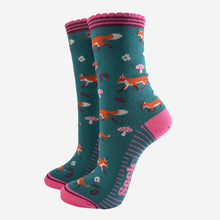 Load image into Gallery viewer, Sock Talk - Women&#39;s Bamboo Socks - Green/Pink, Fox Woodland