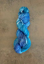Load image into Gallery viewer, Die Wollwichtel - COLD, hand-dyed wool, in skein - Strelitzia&#39;s Florist &amp; Irish Craft Shop
