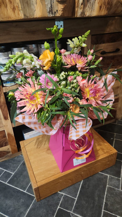 A Dahlia Beauty Fresh Flower Bouquet