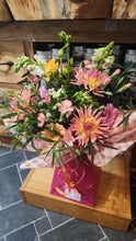 Load image into Gallery viewer, A Dahlia Beauty Fresh Flower Bouquet