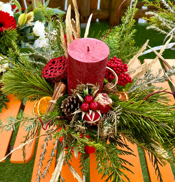A Christmas Fresh Table Centrepiece Display Large candle