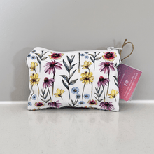 Load image into Gallery viewer, LOBI Creative - Spring Hare Coin Purse - Strelitzia&#39;s Florist &amp; Irish Craft Shop