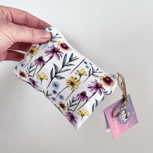 Load image into Gallery viewer, LOBI Creative - Spring Hare Coin Purse - Strelitzia&#39;s Florist &amp; Irish Craft Shop