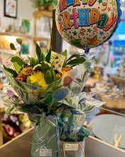 Load image into Gallery viewer, Balloon &amp; Fresh Flower Bouquets - Strelitzia&#39;s Floristry &amp; Irish Craft Shop